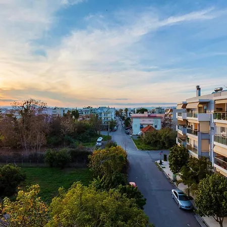 Escape In Style, Near The Sea And Center *